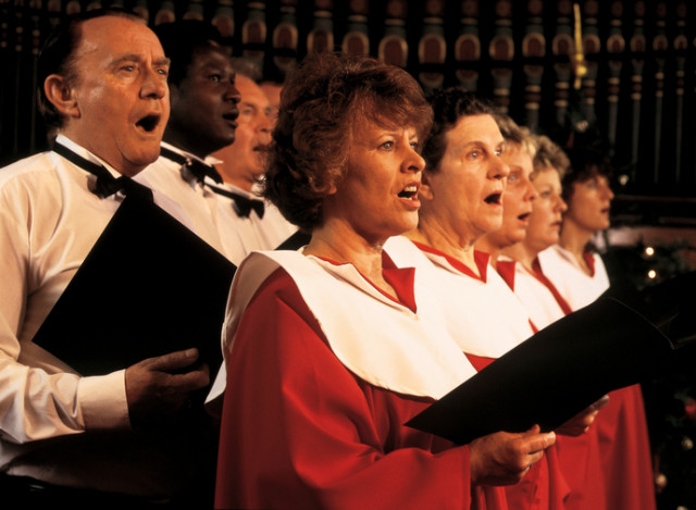 Chormitglieder beim gemeinsamen Singen