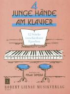 4 junge Hände am Klavier 