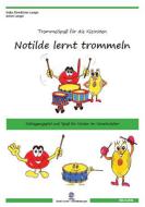 Notilde lernt trommeln 