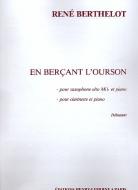 En berçant l'ourson 