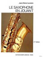 Saxophone en jouant 4 