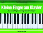 Kleine Finger am Klavier 5 