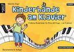 Kinderhände am Klavier 