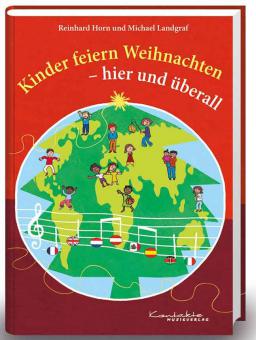 Kinder feiern Weihnachten 