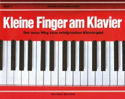Kleine Finger am Klavier 1 