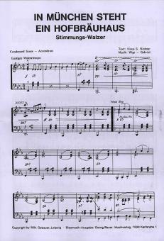 In München steht ein Hofbräuhaus 