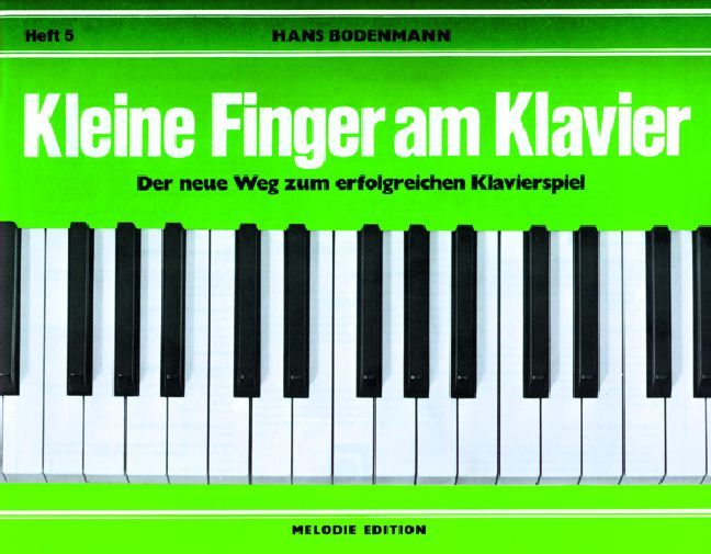 Kleine Finger am Klavier 5 