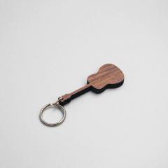 Schlüsselanhänger Gitarre Walnuss 