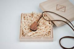 Halskette Gitarre Walnuss 