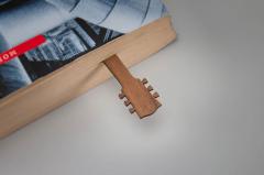 Lesezeichen Gitarre Walnuss 