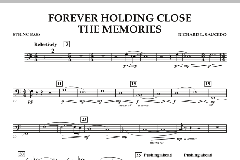 Forever Holding Close The Memories von Richard L. Saucedo (Download) 