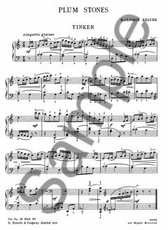 Plum Stones von Marjorie Helyer 