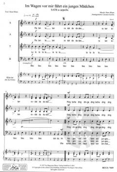 Im Wagen vor mir fährt ein junges Mädchen 